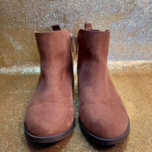 Light Brown Suede Boots with Dual Side Zipper 5.5
